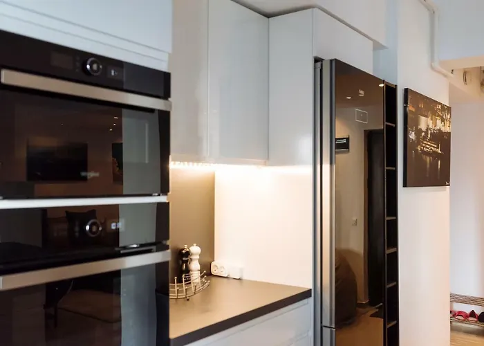 Apartment Luxury Flat 8 Near Metro *