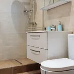Luxury Flat 8 Near Metro Apartamento Bucarest