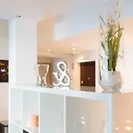 Luxury Flat 8 Near Metro Bucarest