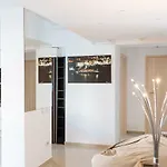 Luxury Flat 8 Near Metro *