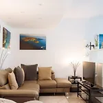 Apartamento Luxury Flat 8 Near Metro Bucarest