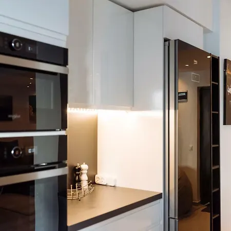 Apartament Luxury Flat 8 Near Metro *