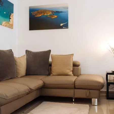 شقة Luxury Flat 8 Near Metro *
