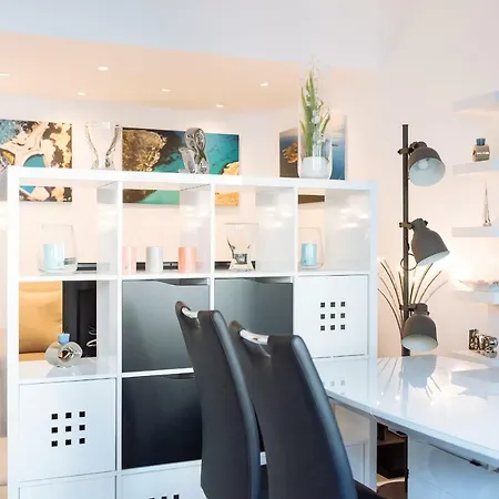 Luxury Flat 8 Near Metro