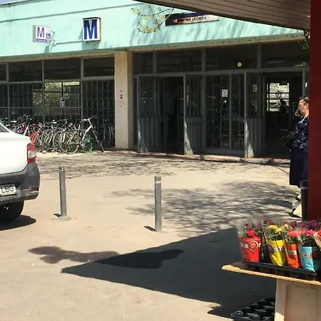 Luxury Flat 8 Near Metro Apartament