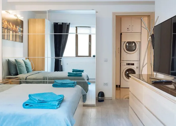 Luxury Flat 8 Near Metro Apartament