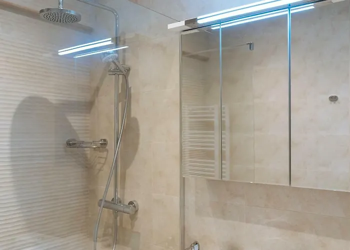 Luxury Flat 8 Near Metro Апартаменти *