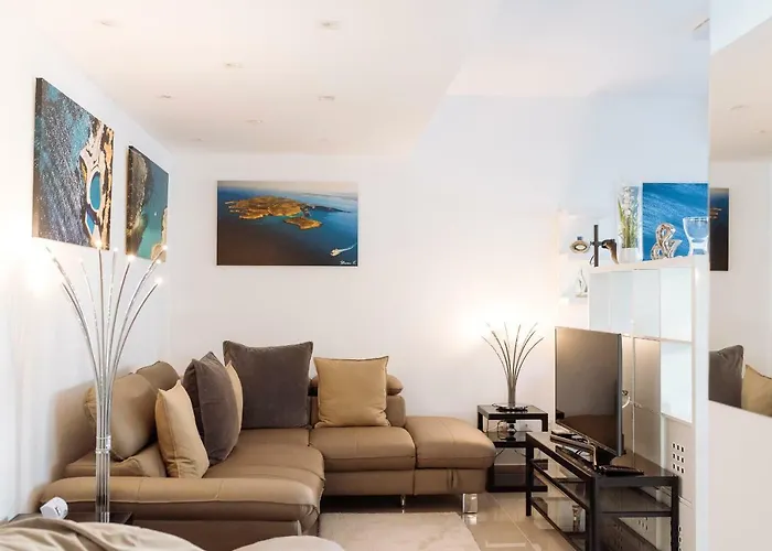 Apartament Luxury Flat 8 Near Metro Bucureşti
