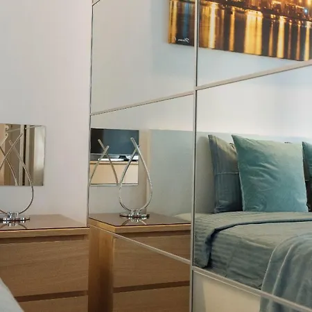 Luxury Flat 8 Near Metro * ブカレスト