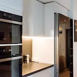 Apartment Luxury Flat 8 Near Metro *