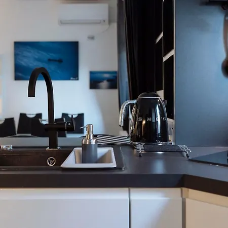 Apartment Luxury Flat 8 Near Metro Bucharest