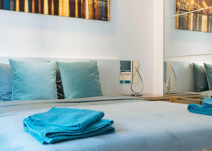 Luxury Flat 8 Near Metro Апартаменты *