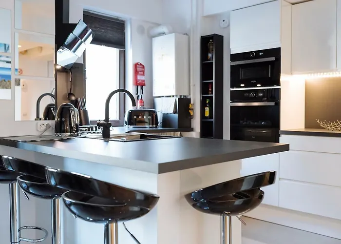 Luxury Flat 8 Near Metro Апартаменты Бухарест