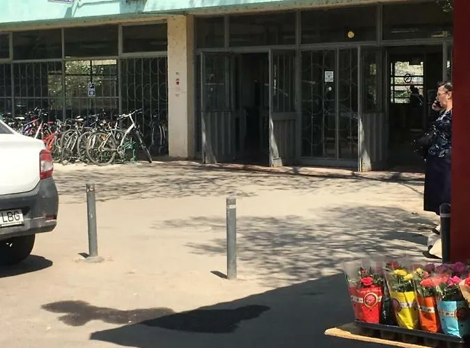 Luxury Flat 8 Near Metro Апартаменты